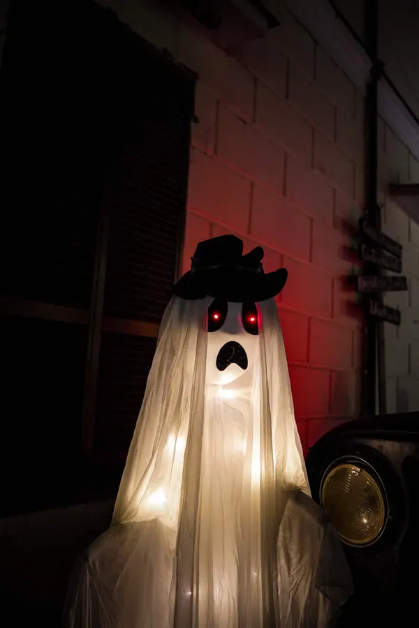Il fantasma luminoso del Borgo