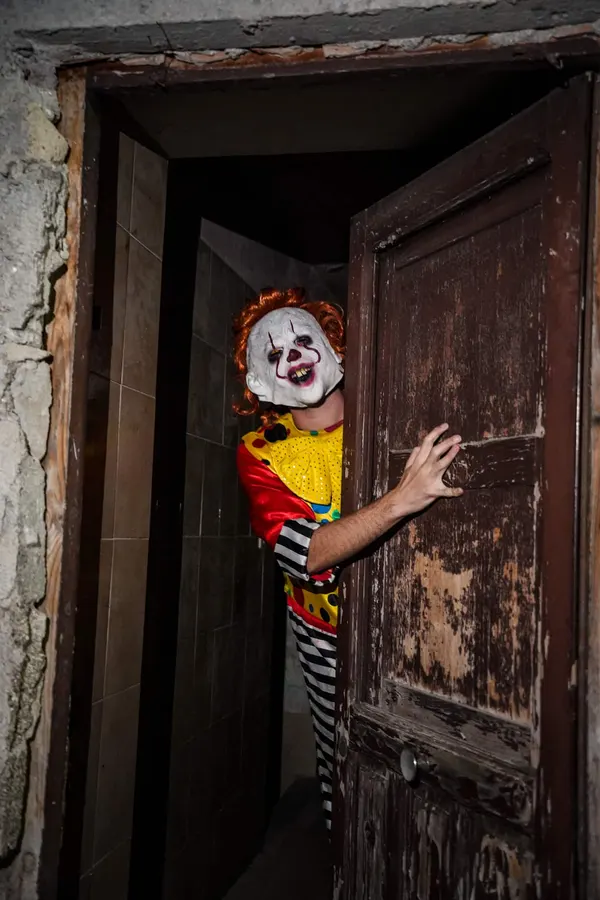 Il clown alla porta